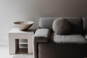 Boutique stylish 3 Bedroom family home in Melbourne with Parking